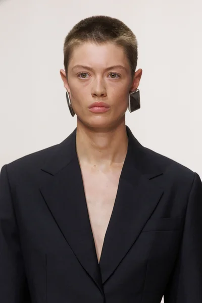 Look 15